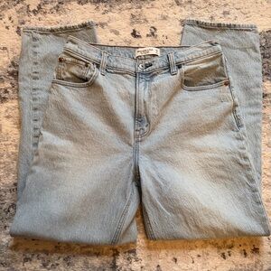 Abercrombie & Fitch The 90s Straight Ultra High Rise